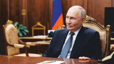 Copertina di Trump sicuro: presto vertice Putin-Zelensky. Europei non invitati