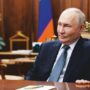 Copertina di Trump sicuro: presto vertice Putin-Zelensky. Europei non invitati