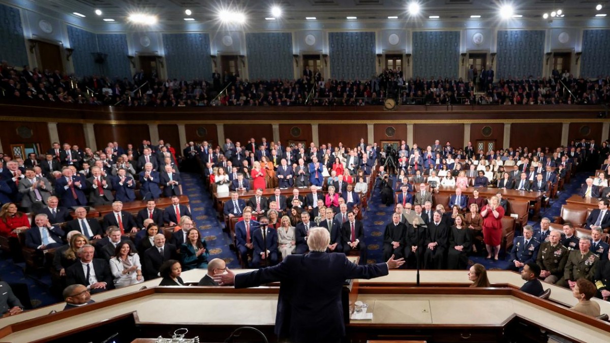 gli stati uniti e trump al bivio alle elezioni di midterm la contesa tra democratici e repubblicani e gli scenari per il congresso da Ilfattoquotidiano.it gli stati uniti e trump al bivio alle elezioni di midterm la contesa tra democratici e repubblicani e gli scenari per il congresso