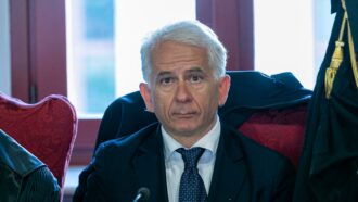 Copertina di Cosimo Ferri torna al Csm: l’inaffondabile ex politico simbolo dello scandalo Palamara eletto tra i nuovi consiglieri togati