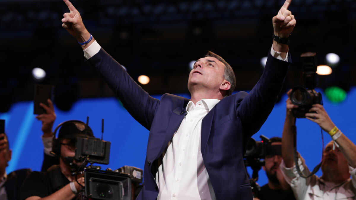 non solo i figli flavio ed eduardo ecco tutti i sostenitori di jair bolsonaro fuggiti dal brasile per non essere arrestati da Ilfattoquotidiano.it non solo i figli flavio ed eduardo ecco tutti i sostenitori di jair bolsonaro fuggiti dal brasile per non essere arrestati