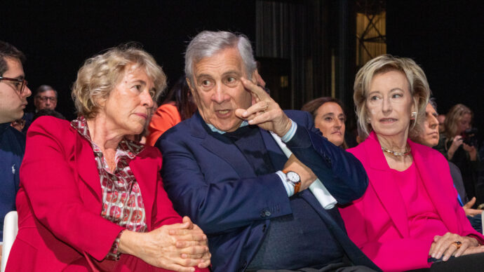 Siher manda in tilt Forza Italia. Craxi e Moratti contro Tajani: “No alla gogna mediatica”, “Scarcerato? E’ la forza della democrazia”