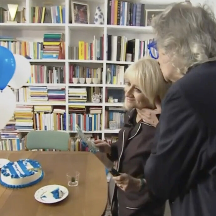 “Lui bacia come si baciano i gatti”: Luciana Littizzetto festeggia il compleanno con Gigi Marzullo – IL VIDEO