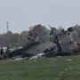 Copertina di Un elicottero militare italiano è precipitato in Bosnia: “Tre morti e 12 feriti”. La difesa: “Verifiche in corso”
