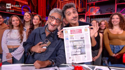 Copertina di L’appello di Fiorello che aderisce alla nostra campagna e fa la foto in diretta mostrando la prima pagina di oggi