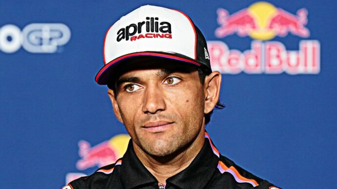 Pazzesco Martin: torna in pista 5 giorni dopo la frattura. “L’osso è ancora rotto. Se non fossi in lotta per il mondiale, avrei il gesso”