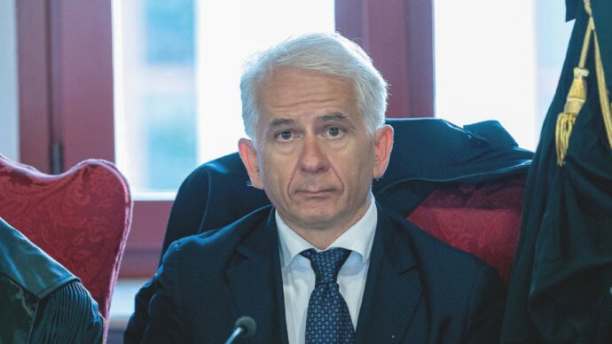 Champagne al Csm: Ferri rieletto membro togato dopo lo scandalo