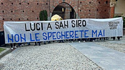 Copertina di “Luci a San Siro, non le spegnerete mai”: la protesta dei tifosi dell’Inter alla presentazione del nuovo stadio – Video