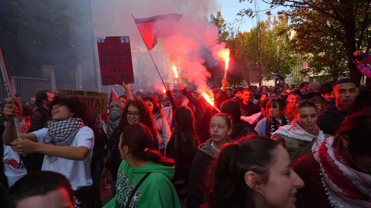 studenti lavoratori e insegnanti le voci dalla manifestazione di milano giovani e classe operaia hanno sfiduciato questo governo da Ilfattoquotidiano.it studenti lavoratori e insegnanti le voci dalla manifestazione di milano giovani e classe operaia hanno sfiduciato questo governo