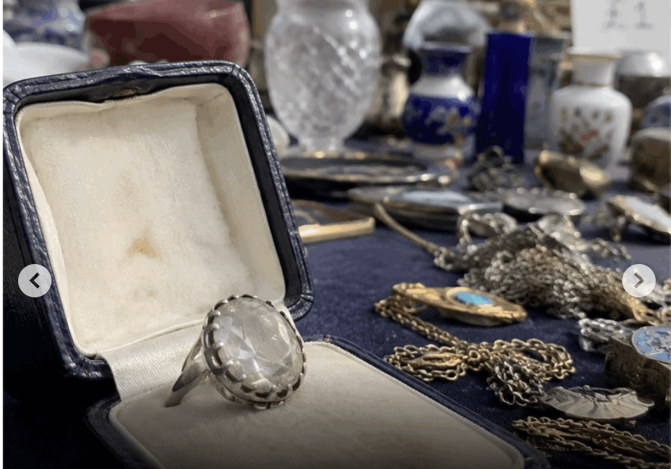 200 stato subito chiaro che si trattava di una pietra speciale compra un anello al mercatino per 10 euro e lo indossa tutti i giorni per 30 anni poi l8217incredibile scoperta era un vero diamante da 650mila euro da Ilfattoquotidiano.it 200 stato subito chiaro che si trattava di una pietra speciale compra un anello al mercatino per 10 euro e lo indossa tutti i giorni per 30 anni poi l8217incredibile scoperta era un vero diamante da 650mila euro