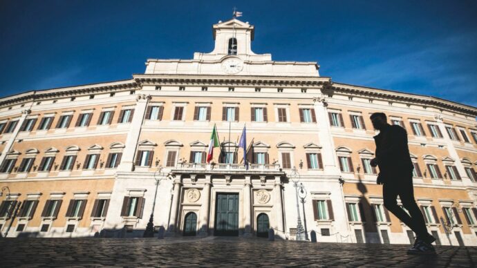 L’appaltone dei 755 bagni della Camera: la spunta una ditta che finanzia Forza Italia