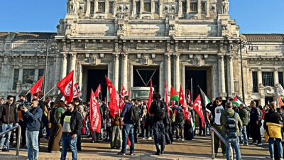 Copertina di Sciopero generale: cortei di studenti e lavoratori in tutta Italia. Già in centinaia a Milano, Roma, Napoli e Torino - Gli aggiornamenti dalle città