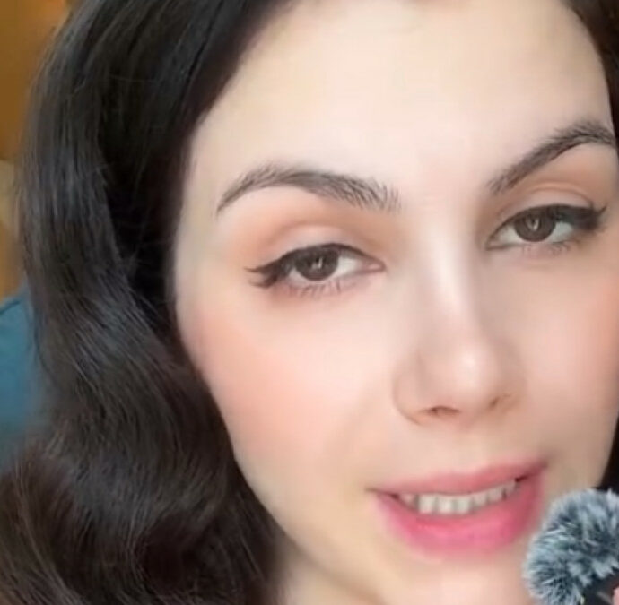 “Partecipare a questo programma è stato inusuale per me. Di solito se sono in una stanza con tante persone è un’orgia”: così Valentina Nappi su The Traitors