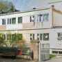 Copertina di Operaio precipita dal tetto di una scuola a Frosinone: muore dopo due giorni di ricovero in ospedale